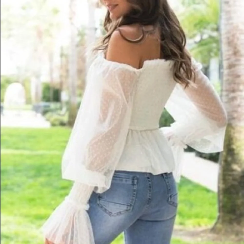 🤍 WHITE SHEER BUBBLE SLEEVE TOP